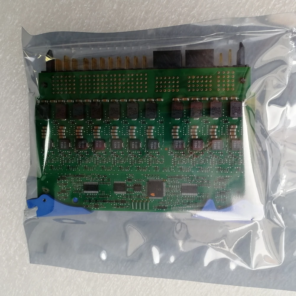 Опция IBM Processor Voltage Regulator (VRM) [00E6367]