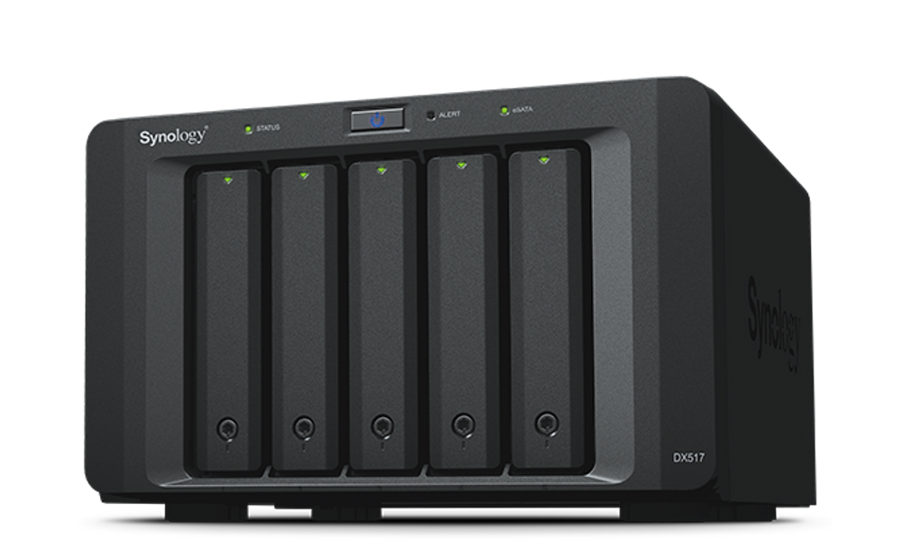 Устройство расширения Synology Expansion Unit for DS1517+,1817+,DS718+,NVR1218,DS1520+,DS920+,DS720+,DS1621+,DS1621xs+,DVA3221 /upto 5hot plug HDDs SATA(3,5' or 2,5')/1xPS incl eSATA Cbl (DX517)
