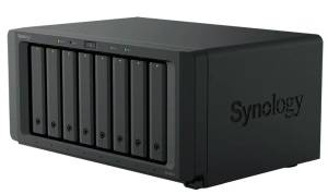 Synology DS1825+ Сетевое хранилище 8x2.5"/3.5" SATA, AMD Ryzen V1500B/4x2.2GHz, 4GB DDR4, 4x1 Гбит/с, 4xUSB